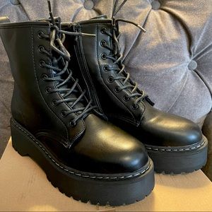 Basille Lace-up Steve Madden Platform Vegan Boots